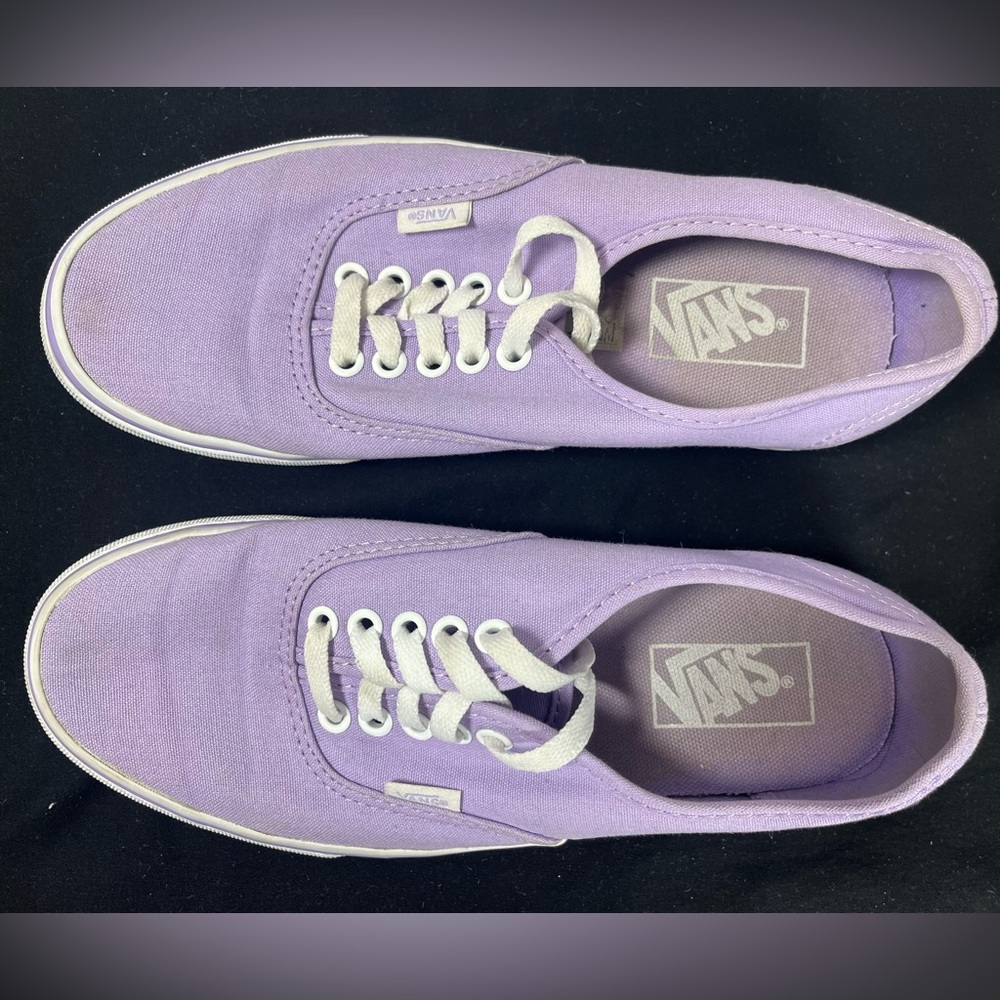 Vans Low Tops Shoes - Light Purple & White - Women’s Size 8 & Men’s Size 6.5 - Picture 2 of 10